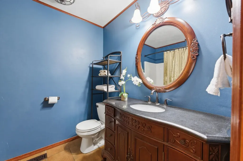 2553 N Hazelwood Street Wichita KS 67205
