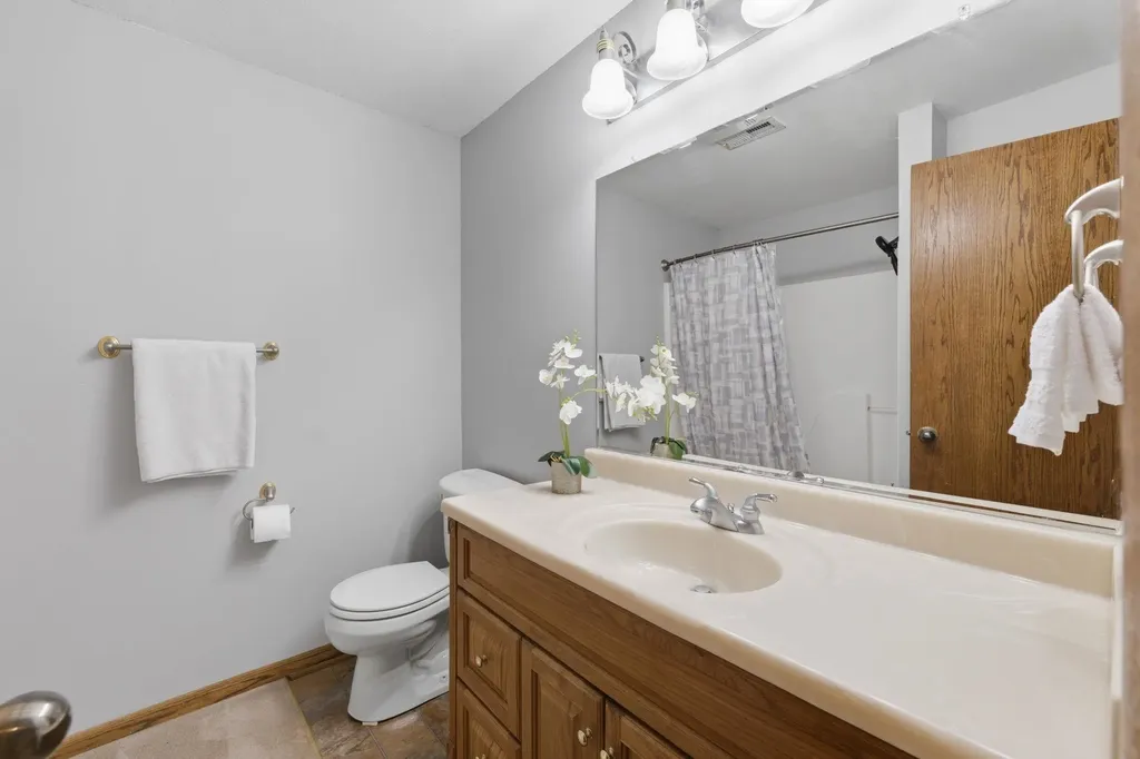 2553 N Hazelwood Street Wichita KS 67205
