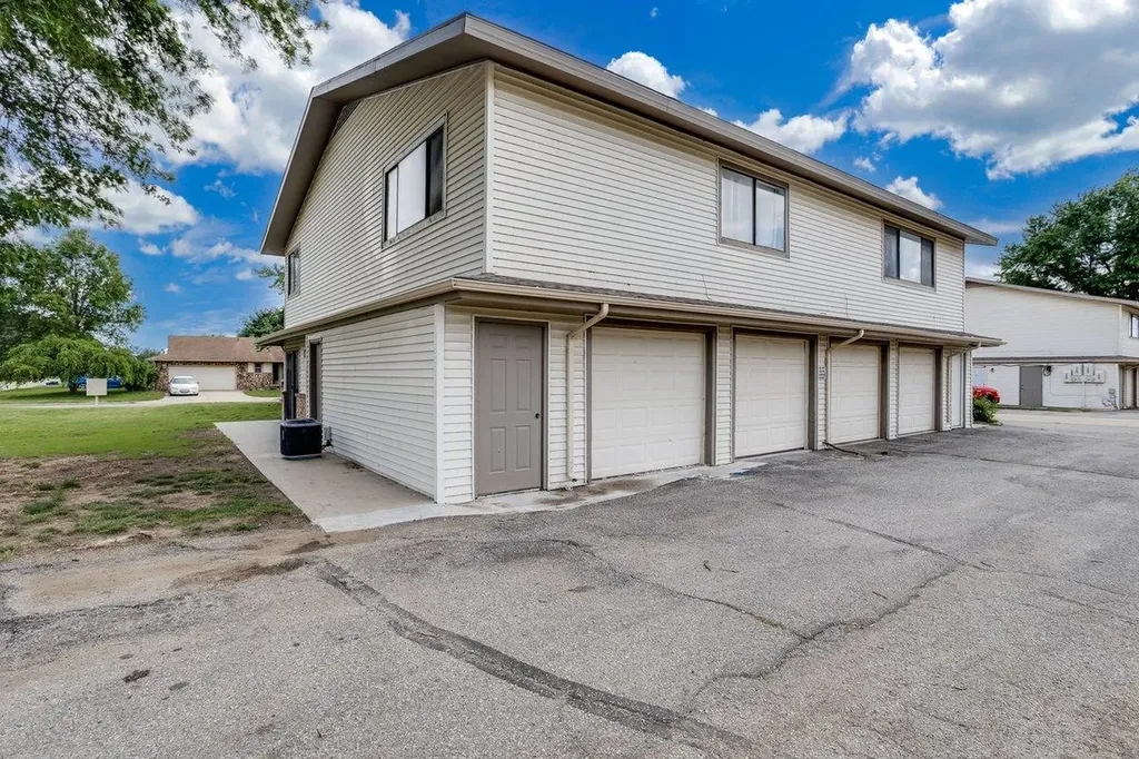 8700 W University Wichita KS 67209