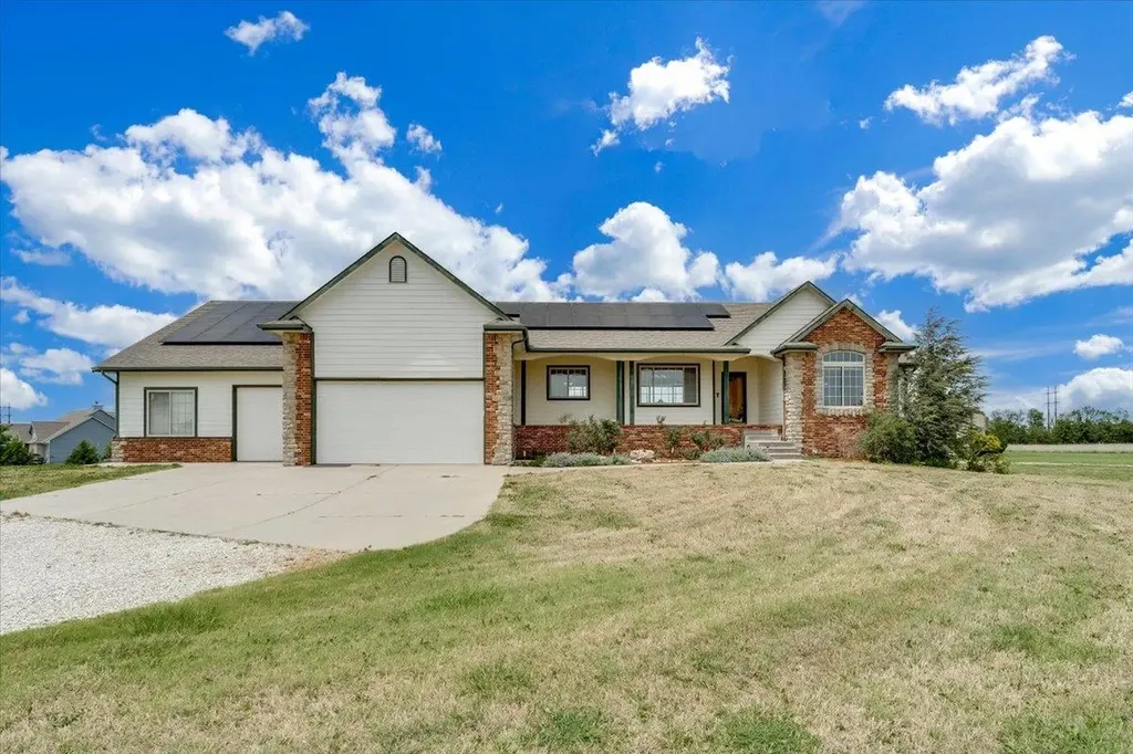 8015 S Butterfly Court Clearwater KS 67026-8572
