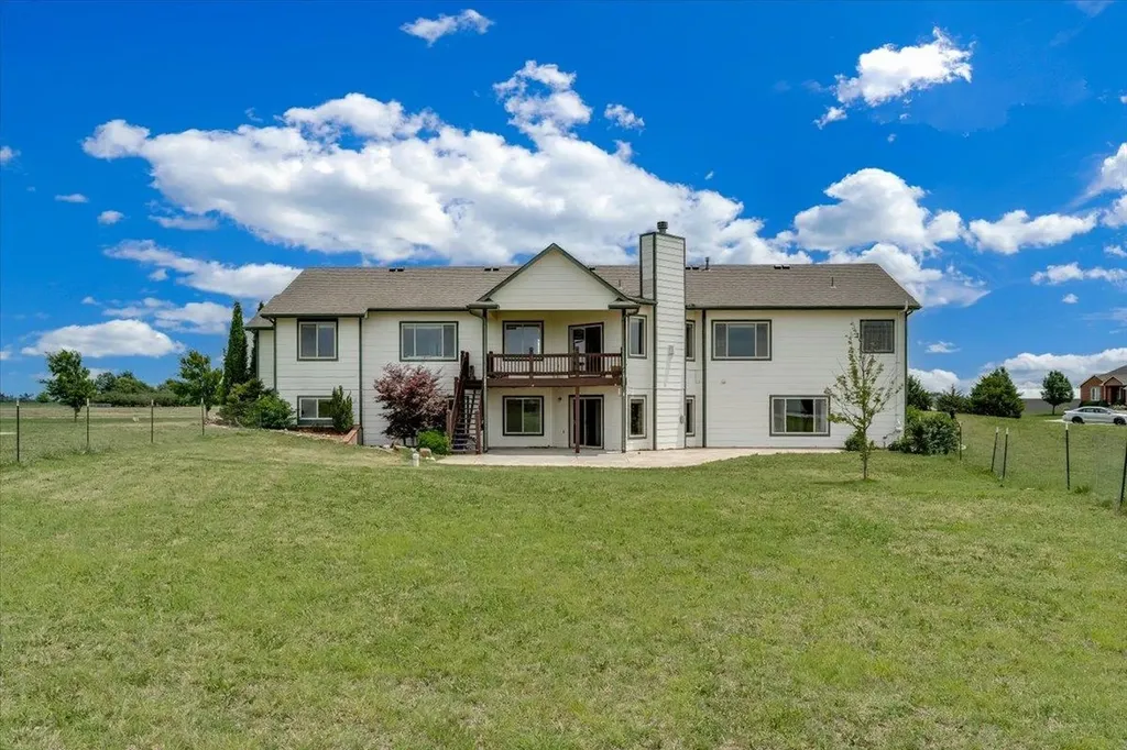 8015 S Butterfly Court Clearwater KS 67026-8572