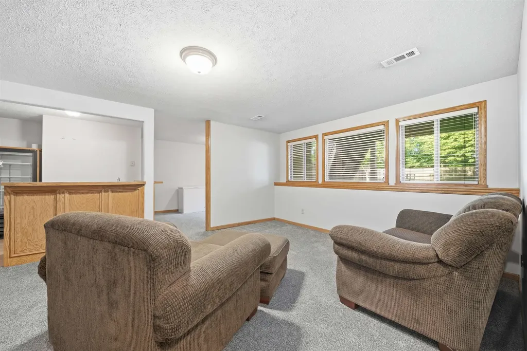 1114 N Fontenelle Drive Derby KS 67037-7913