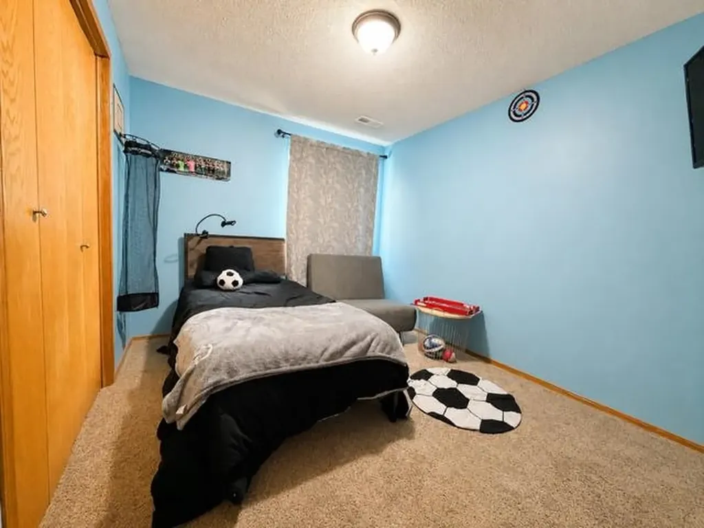 1012 E Winding Lane Derby KS 67037