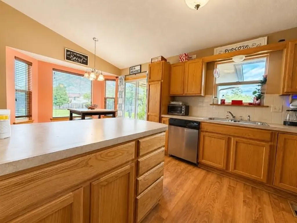 1012 E Winding Lane Derby KS 67037