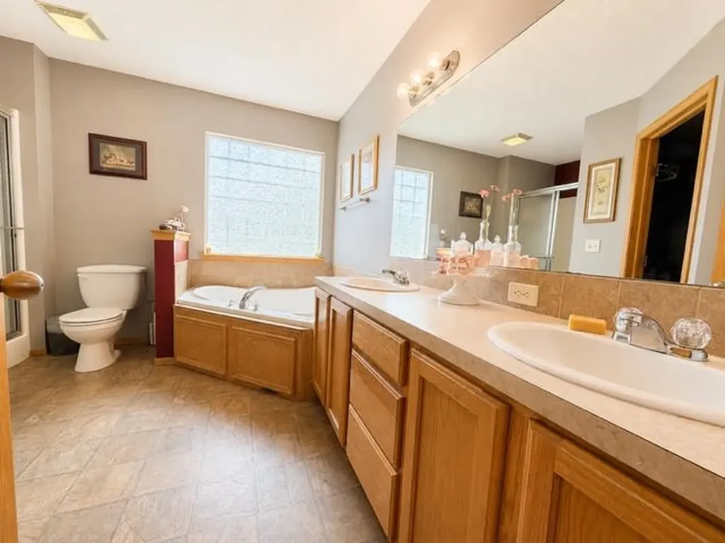 1012 E Winding Lane Derby KS 67037