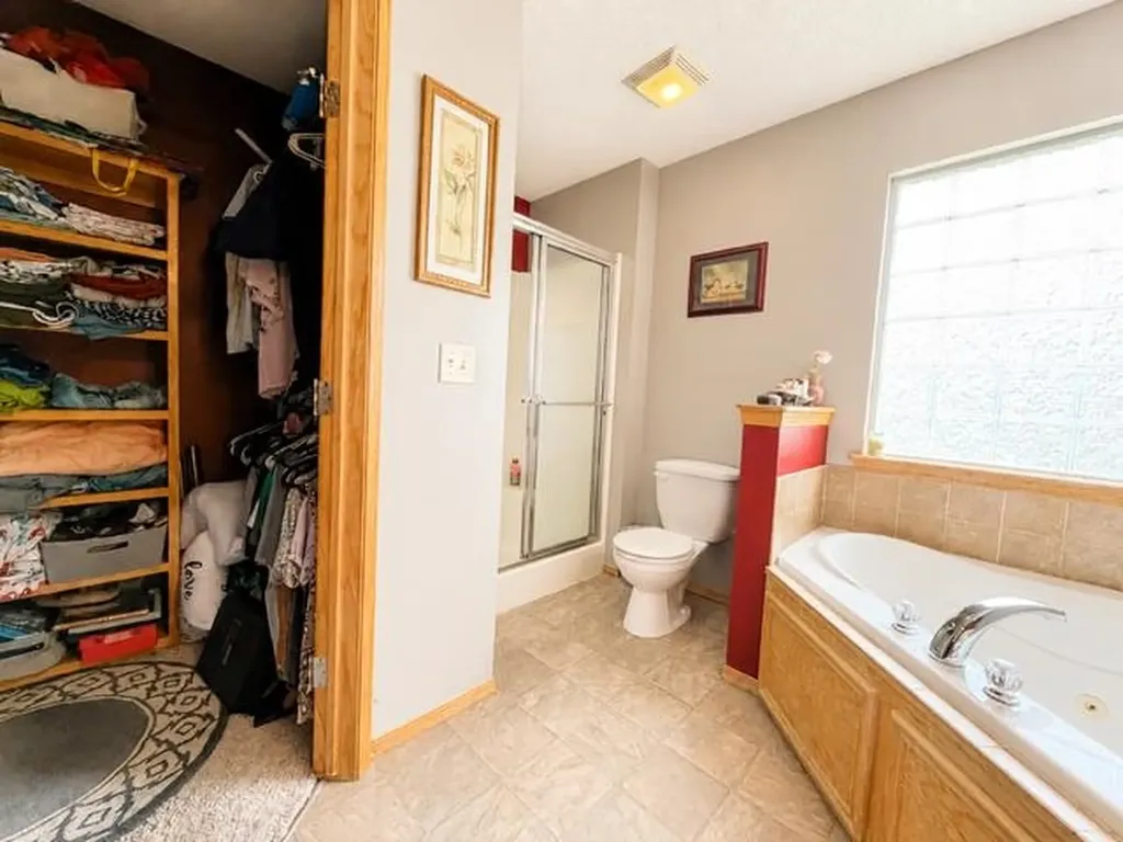 1012 E Winding Lane Derby KS 67037