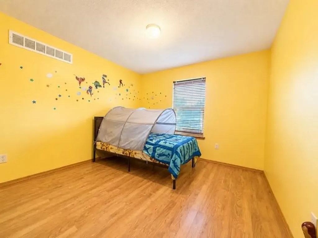 1012 E Winding Lane Derby KS 67037