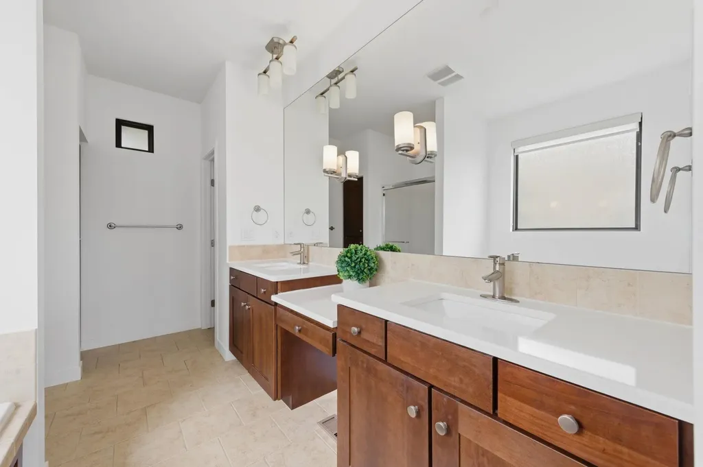 11202 W Mark Randal Wichita KS 67205
