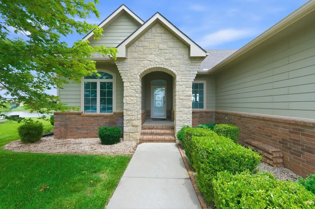 11202 W Mark Randal Wichita KS 67205