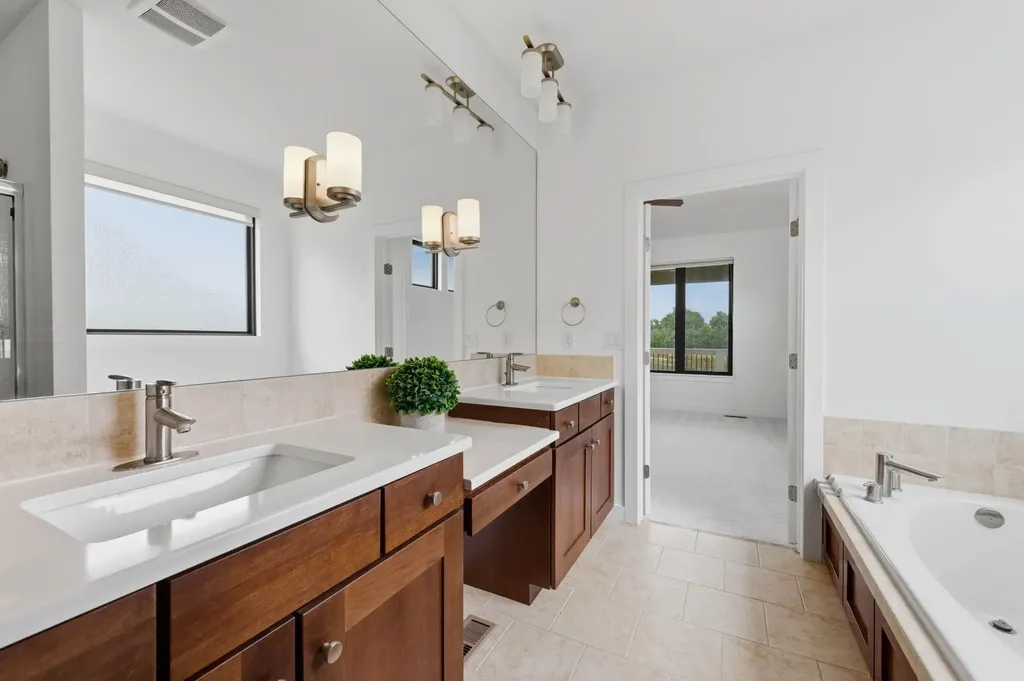 11202 W Mark Randal Wichita KS 67205