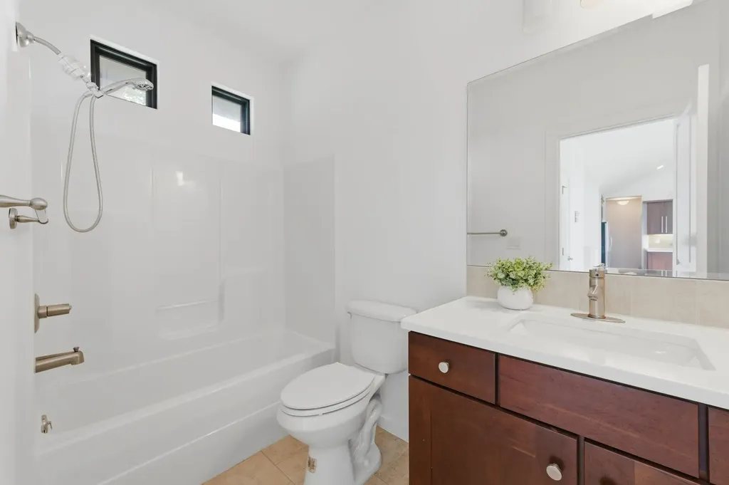 11202 W Mark Randal Wichita KS 67205