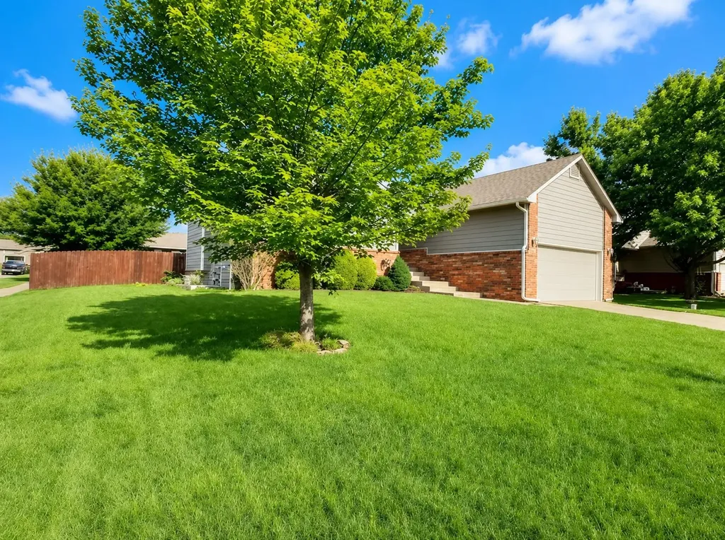 710 S Westview Andover KS 67002