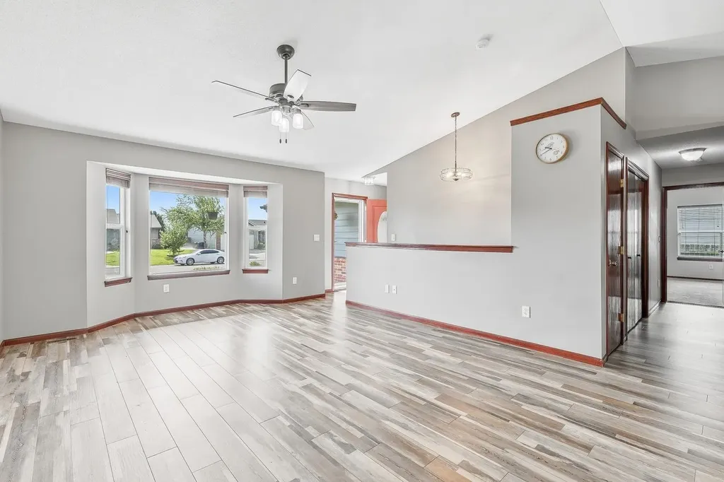 251 S Stoneridge Street Valley Center KS 67147-4727