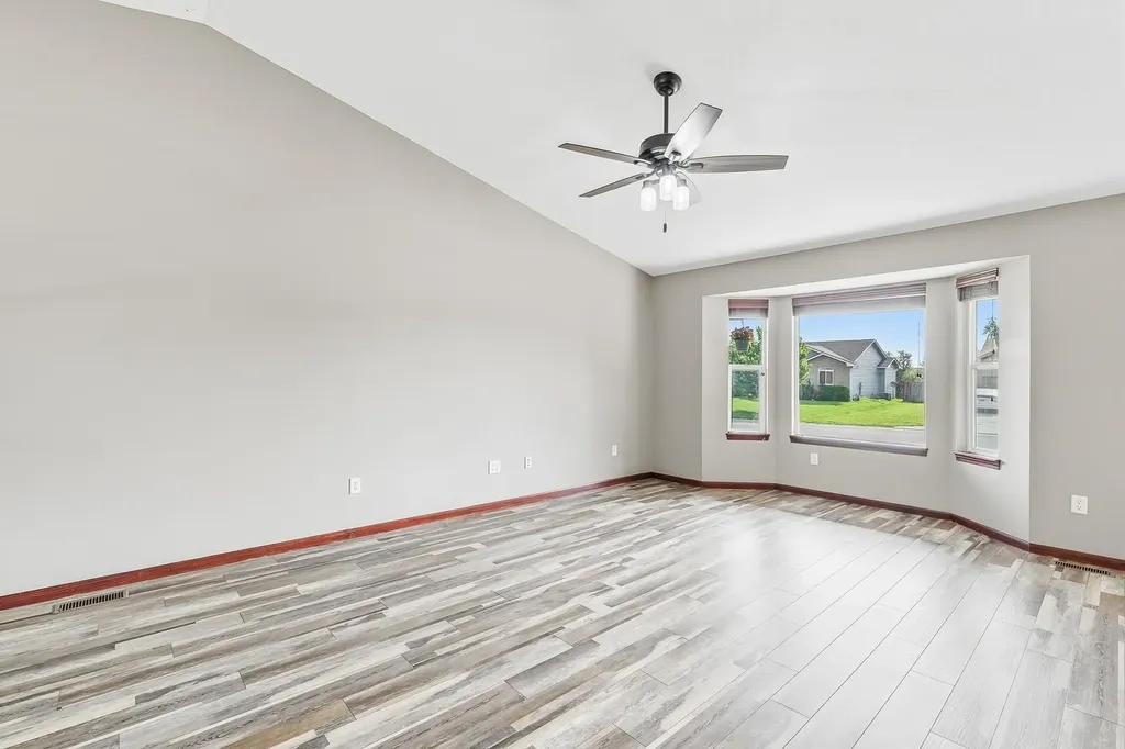 251 S Stoneridge Street Valley Center KS 67147-4727