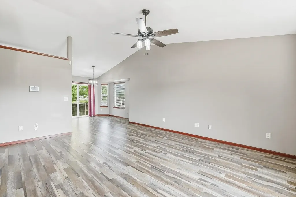 251 S Stoneridge Street Valley Center KS 67147-4727