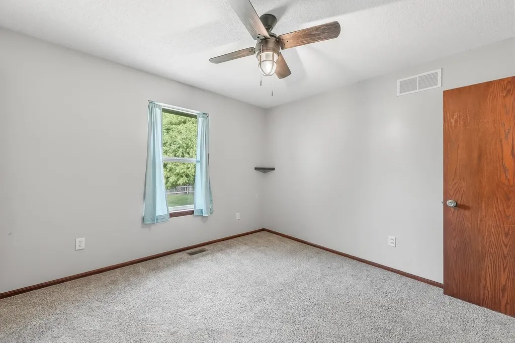 251 S Stoneridge Street Valley Center KS 67147-4727