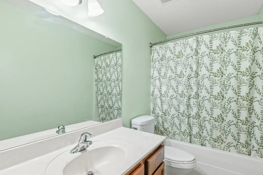 251 S Stoneridge Street Valley Center KS 67147-4727