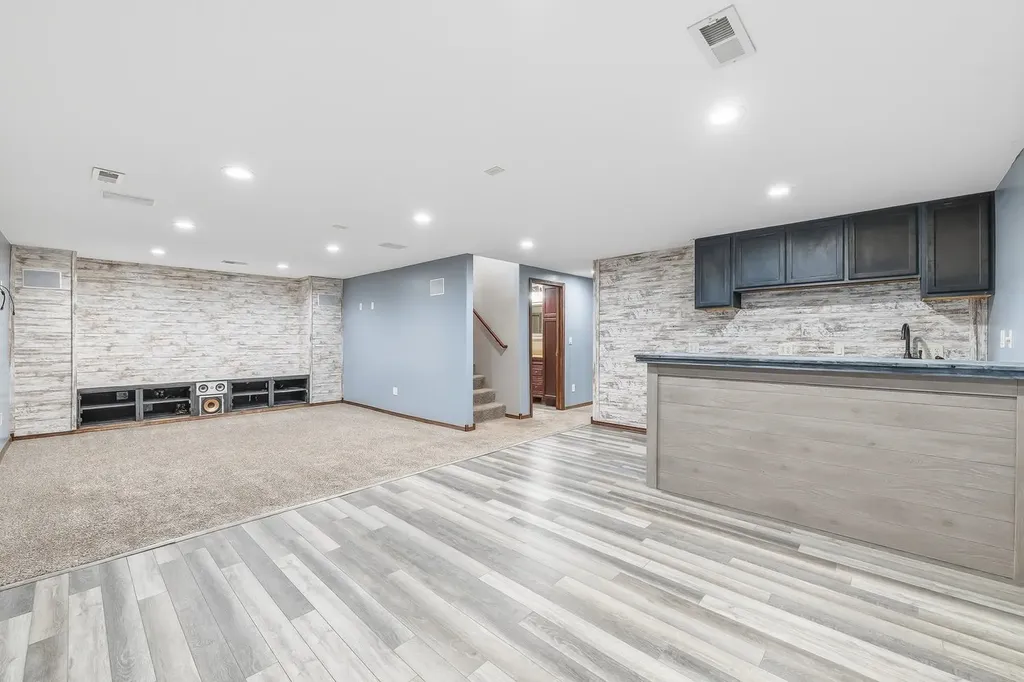 251 S Stoneridge Street Valley Center KS 67147-4727
