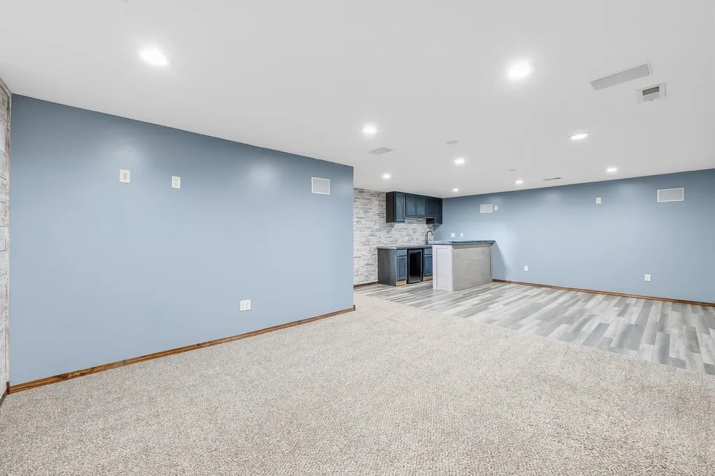 251 S Stoneridge Street Valley Center KS 67147-4727