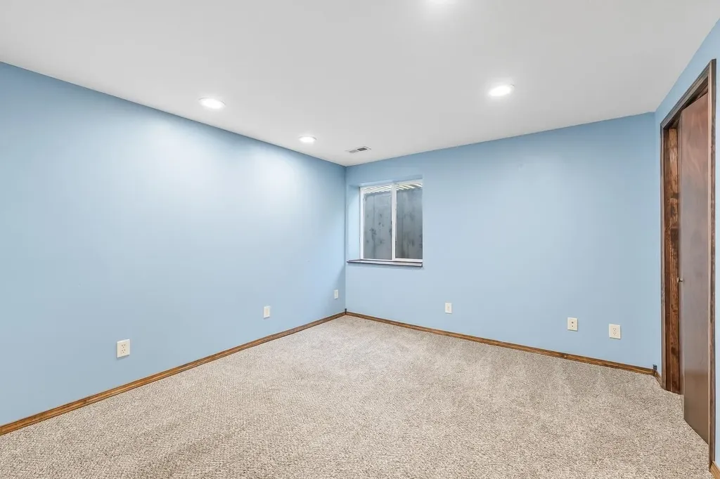 251 S Stoneridge Street Valley Center KS 67147-4727