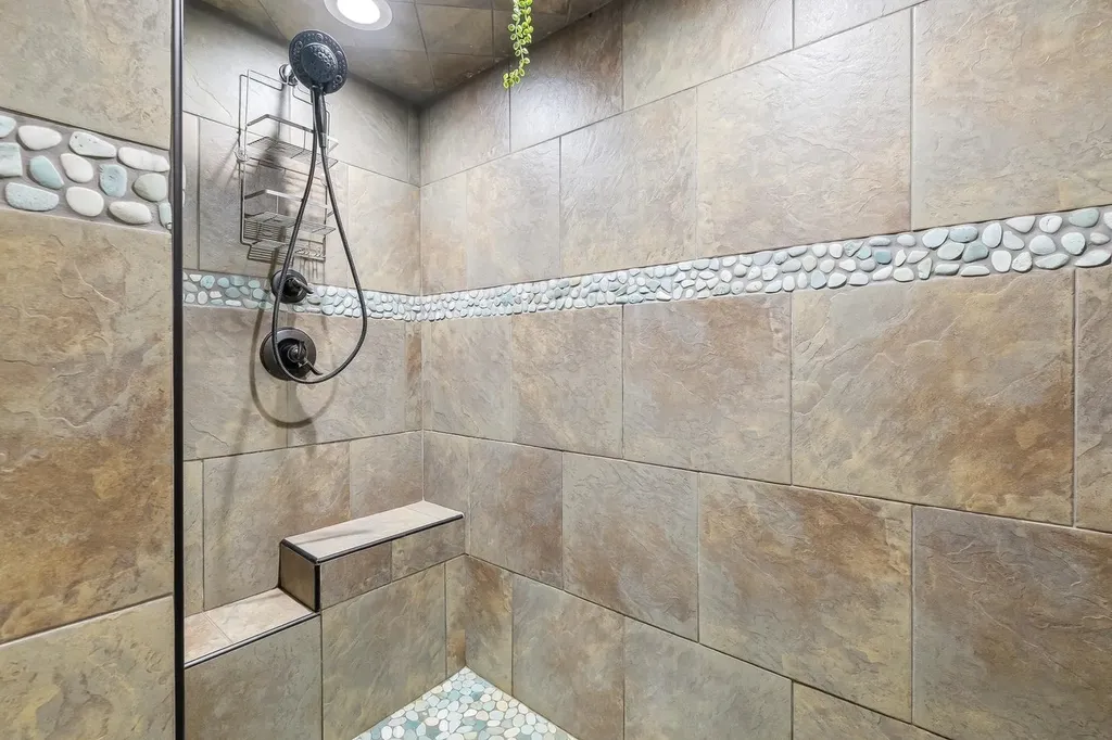 251 S Stoneridge Street Valley Center KS 67147-4727