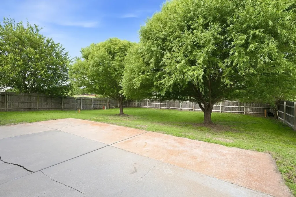 251 S Stoneridge Street Valley Center KS 67147-4727