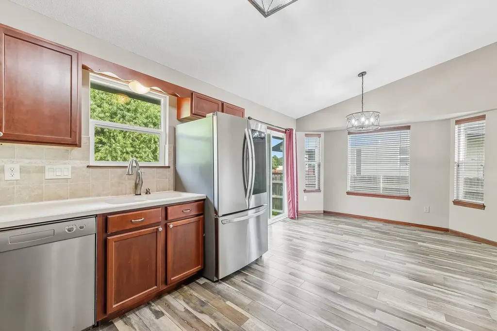 251 S Stoneridge Street Valley Center KS 67147-4727