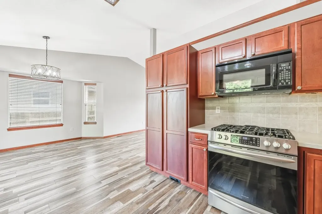 251 S Stoneridge Street Valley Center KS 67147-4727