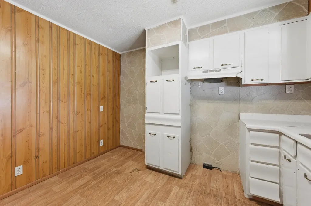 528 E 79th Street S Haysville KS 67060