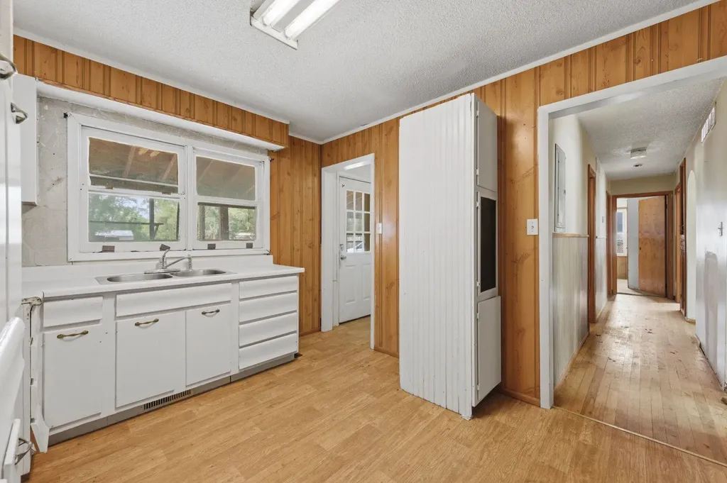 528 E 79th Street S Haysville KS 67060