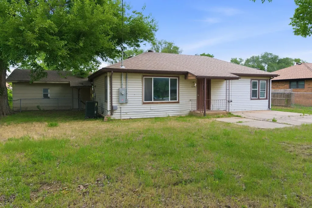 528 E 79th Street S Haysville KS 67060