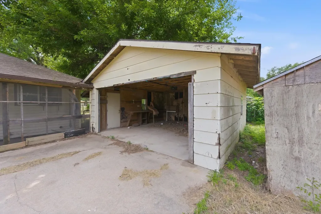 528 E 79th Street S Haysville KS 67060