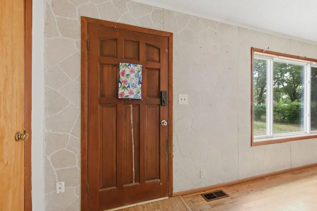 528 E 79th Street S Haysville KS 67060