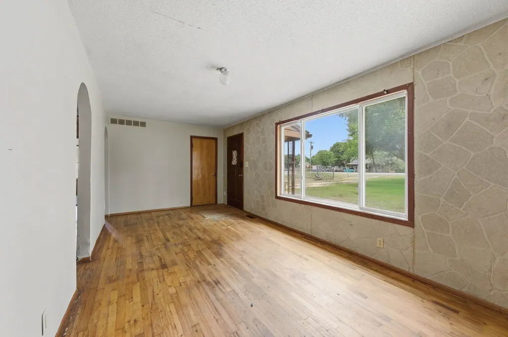 528 E 79th Street S Haysville KS 67060