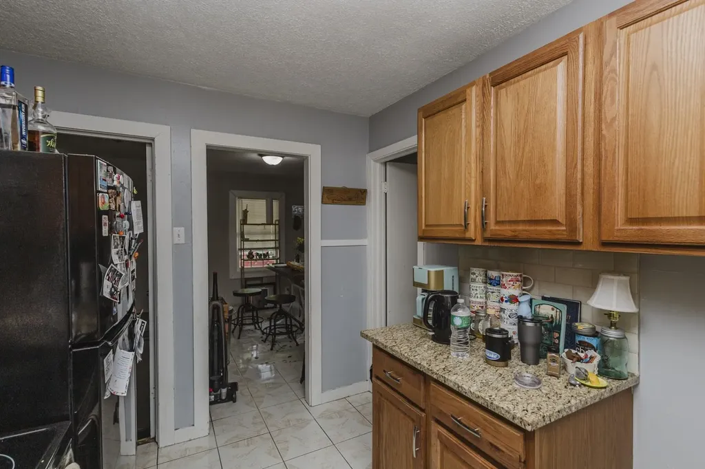 933 N Parkwood Lane Wichita KS 67208