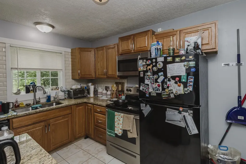 933 N Parkwood Lane Wichita KS 67208