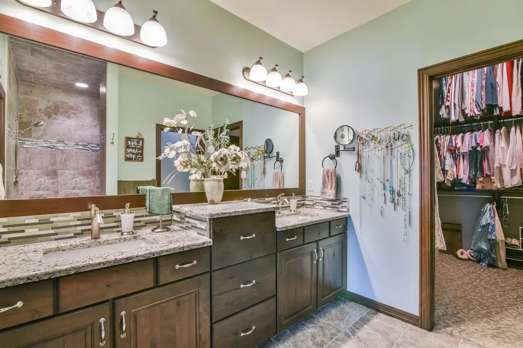 217 S Grant Clearwater KS 67026