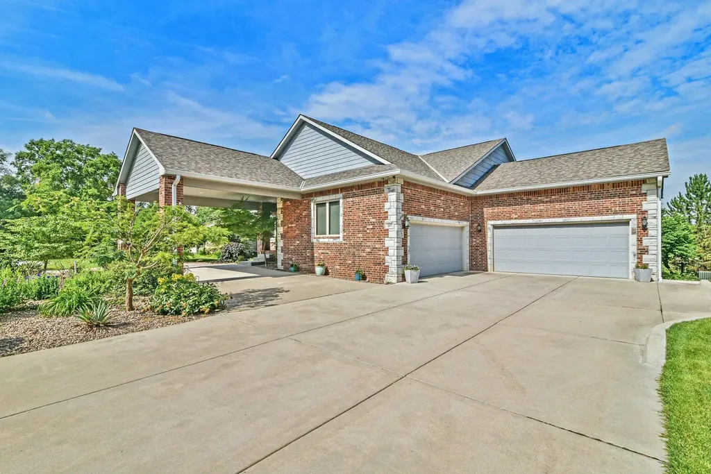 217 S Grant Clearwater KS 67026