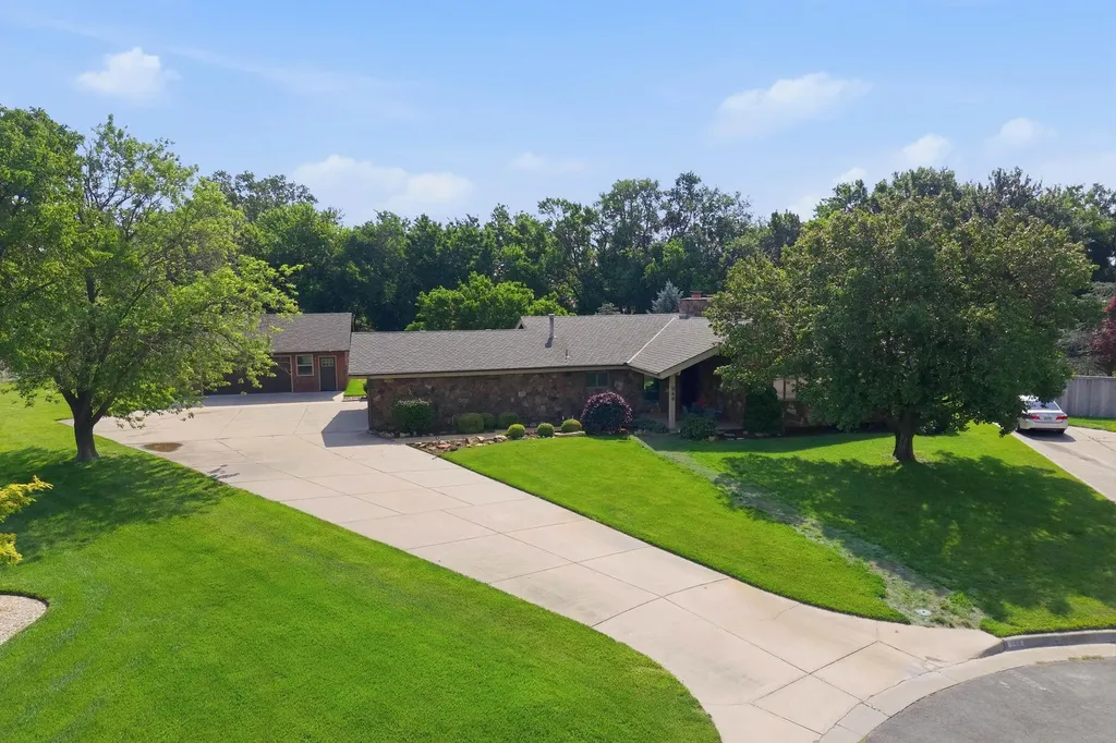 844 N Sandpiper Court Wichita KS 67230