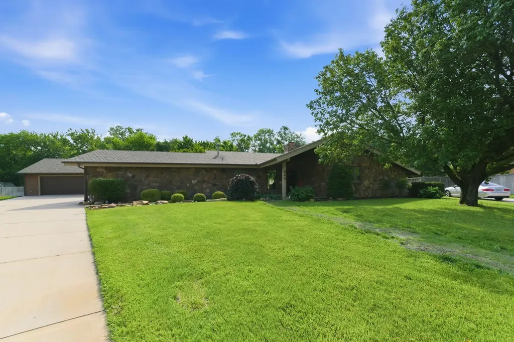 844 N Sandpiper Court Wichita KS 67230