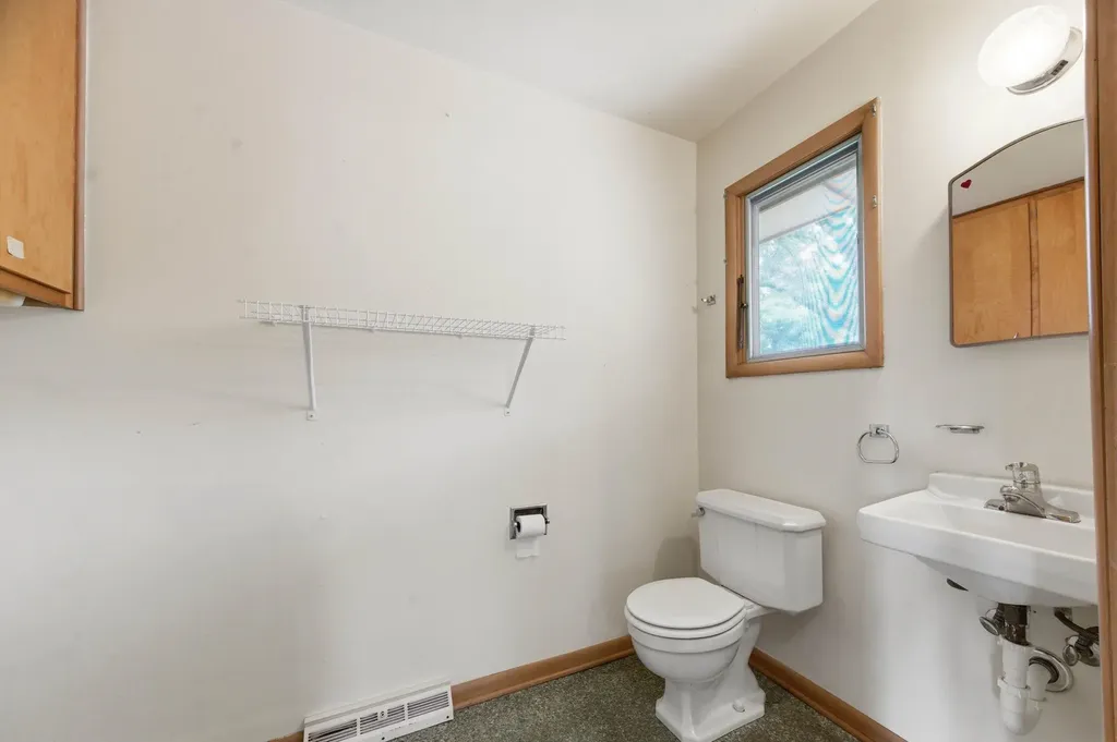 742 N Valleyview Lane Wichita KS 67212