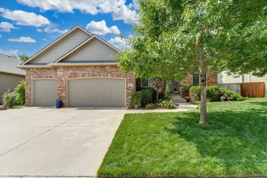 1425 E Summerlyn Drive Derby KS 67037