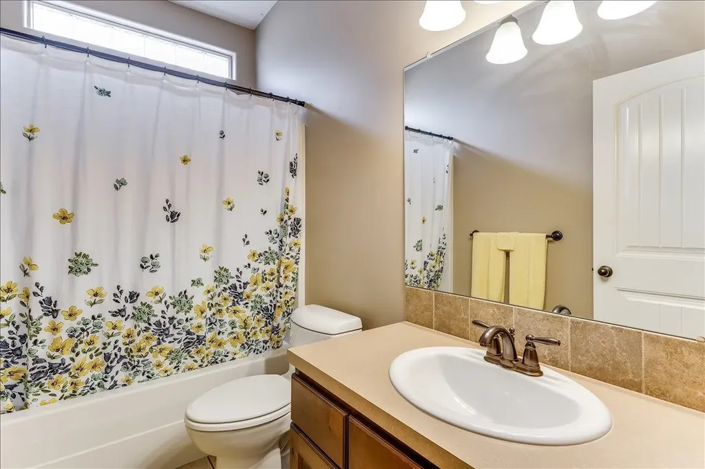 1425 E Summerlyn Drive Derby KS 67037