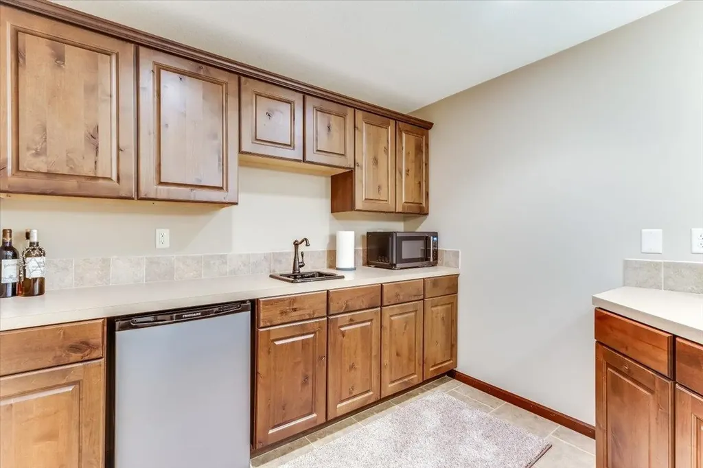 1425 E Summerlyn Drive Derby KS 67037