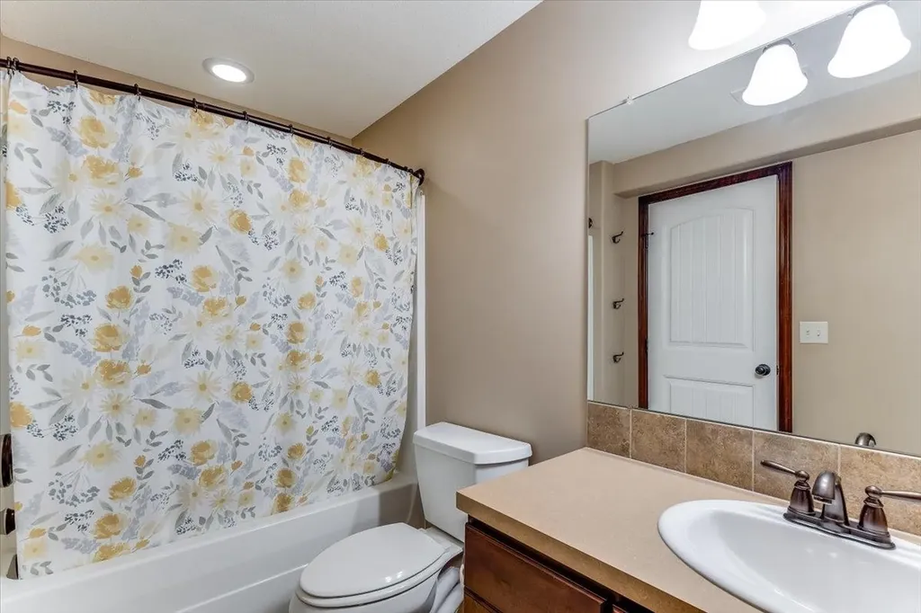 1425 E Summerlyn Drive Derby KS 67037