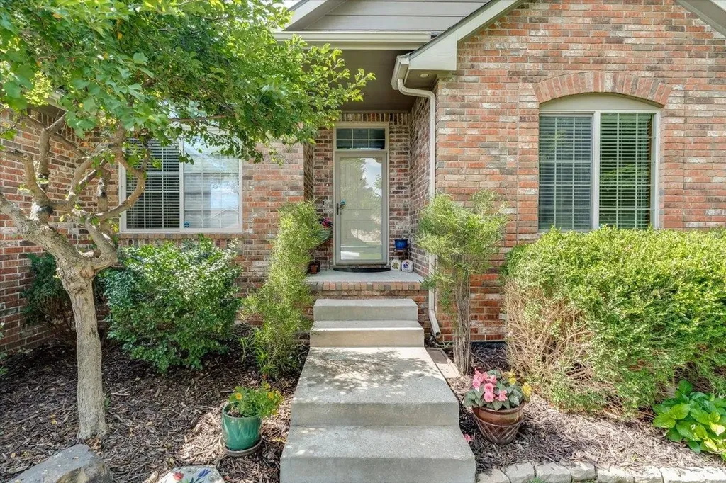 1425 E Summerlyn Drive Derby KS 67037