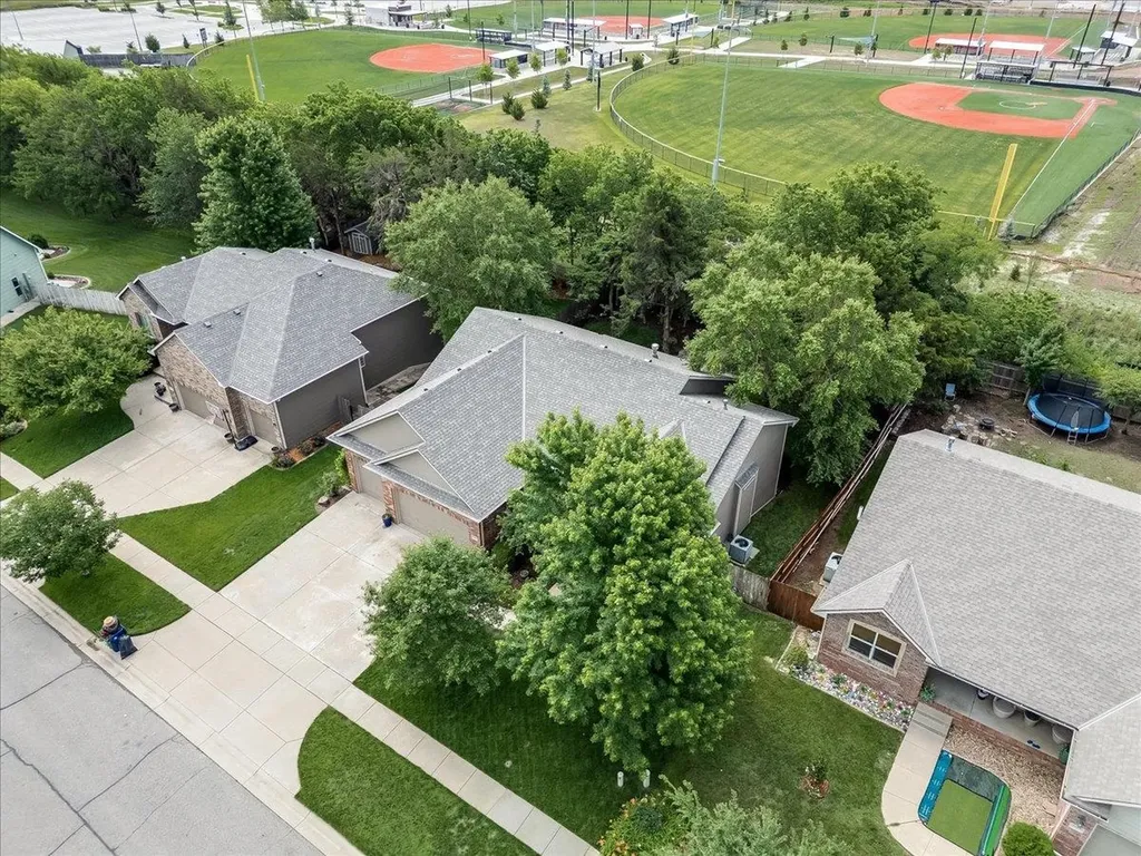 1425 E Summerlyn Drive Derby KS 67037