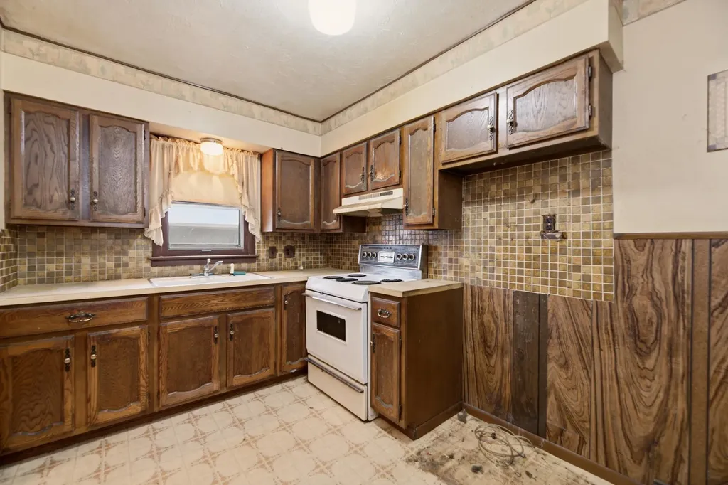 2111 S Pattie Wichita KS 67211