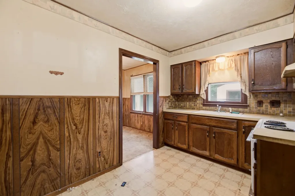 2111 S Pattie Wichita KS 67211