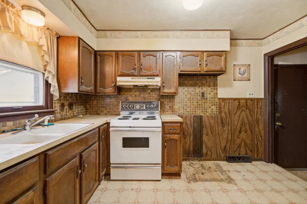 2111 S Pattie Wichita KS 67211